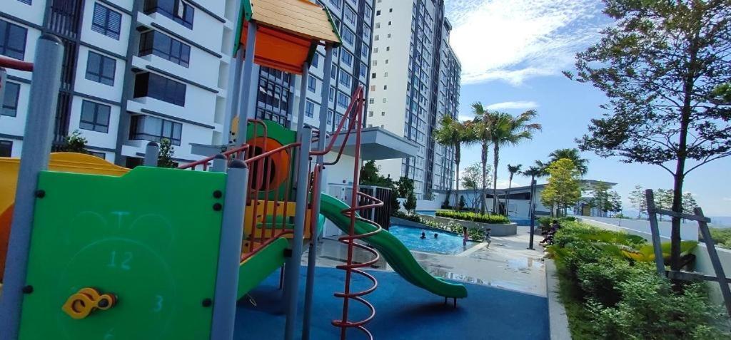 Saz Guesthouse Semenyih Exterior photo